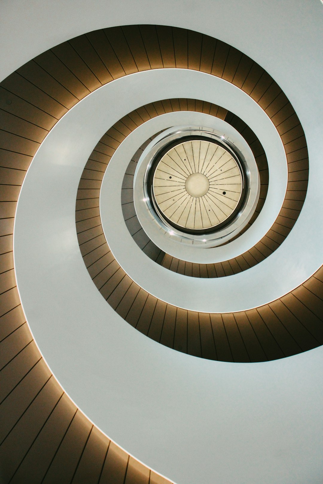 white-and-black-spiral-staircase-nobzdtttgrg